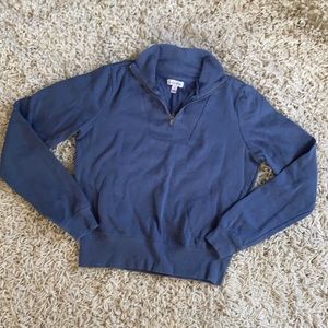 Long sleeve v neck zipper sweater